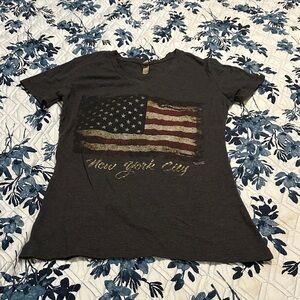 NYC Image Gray New York City Flag T-Shirt Made in USA Women’s Size L